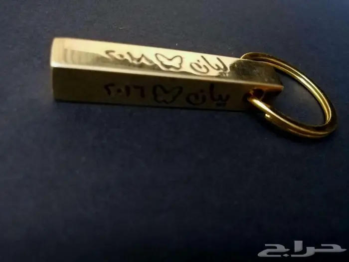 تصميم وتفصيل ميداليات بروشات استاندات تعليقات وهدايا فخمة 12