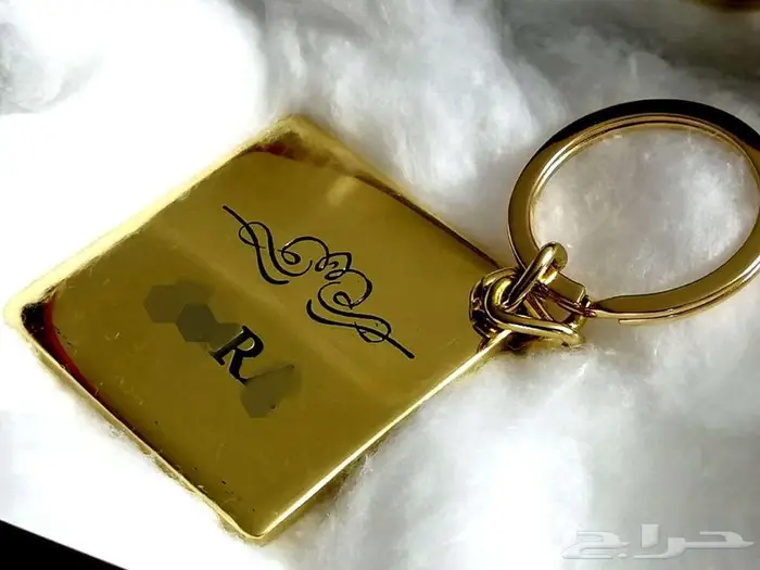 تصميم وتفصيل ميداليات بروشات استاندات تعليقات وهدايا فخمة 13