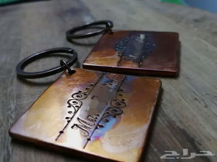 تصميم وتفصيل ميداليات بروشات استاندات تعليقات وهدايا فخمة 0