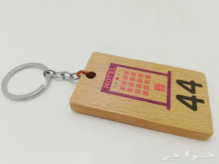 تصميم وتفصيل ميداليات بروشات استاندات تعليقات وهدايا فخمة 37