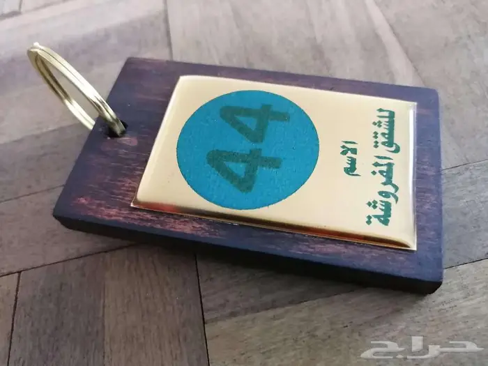 تصميم وتفصيل ميداليات بروشات استاندات تعليقات وهدايا فخمة 60