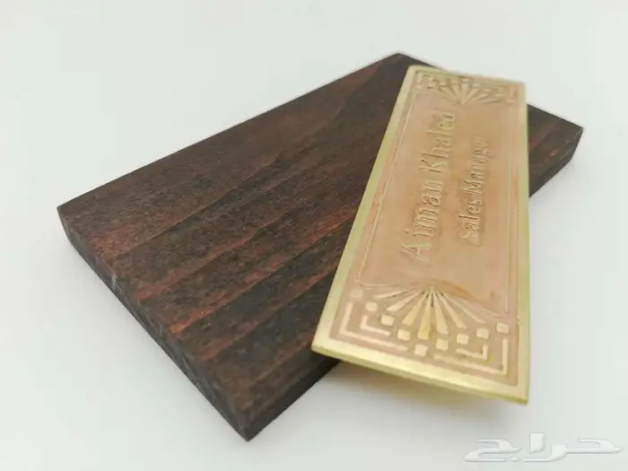 تصميم وتفصيل ميداليات بروشات استاندات تعليقات وهدايا فخمة 36