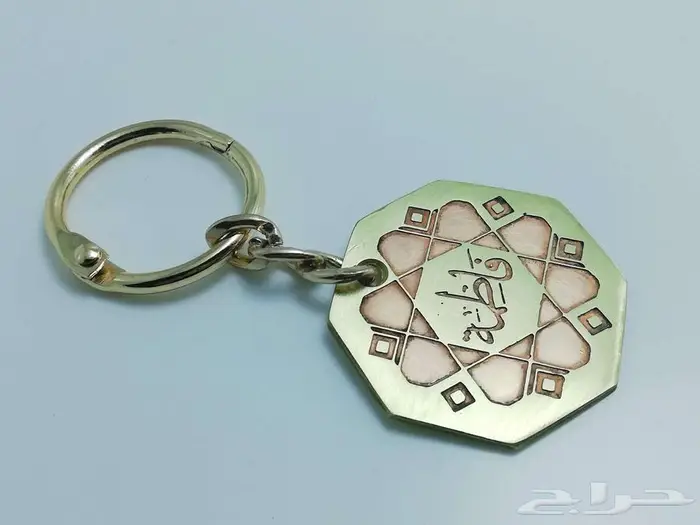 تصميم وتفصيل ميداليات بروشات استاندات تعليقات وهدايا فخمة 33