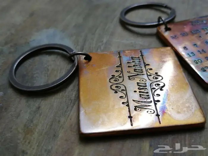 تصميم وتفصيل ميداليات بروشات استاندات تعليقات وهدايا فخمة 61