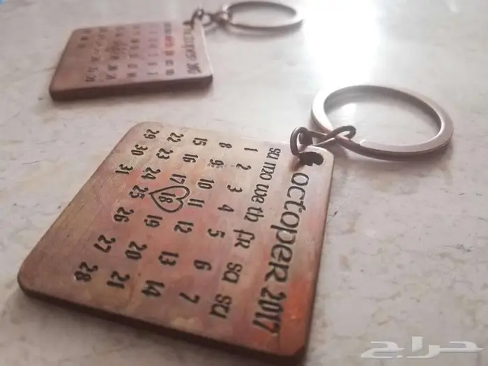 تصميم وتفصيل ميداليات بروشات استاندات تعليقات وهدايا فخمة 51