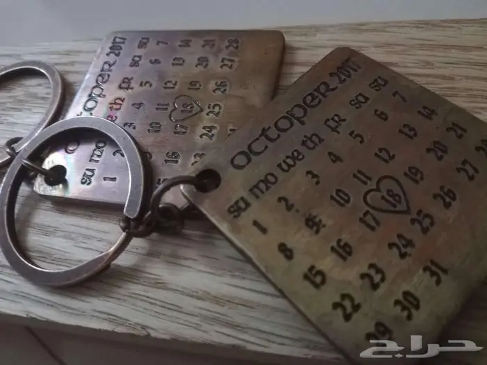 تصميم وتفصيل ميداليات بروشات استاندات تعليقات وهدايا فخمة 45