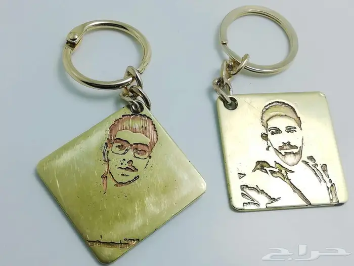 تصميم وتفصيل ميداليات بروشات استاندات تعليقات وهدايا فخمة 35