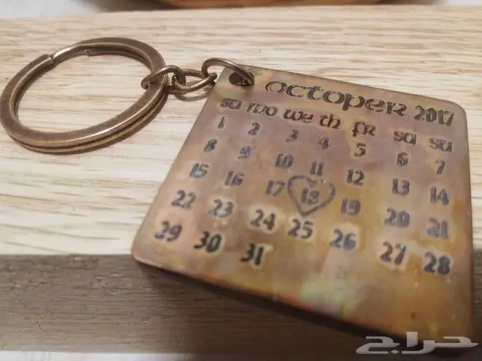 تصميم وتفصيل ميداليات بروشات استاندات تعليقات وهدايا فخمة 49