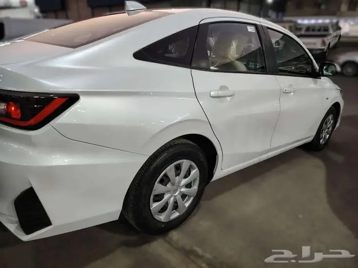 تويوتا يارس 2023 5