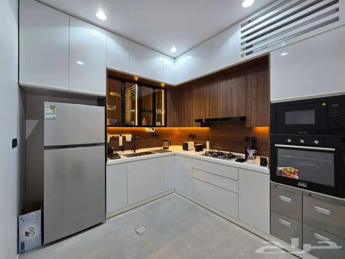 شقة فاخرة للإيجار حي السلامة 12