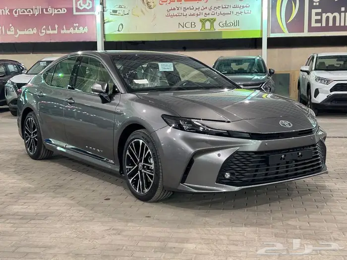 تويوتا كامري LE هايبرد 2025 بالنقد والتقسيط 0