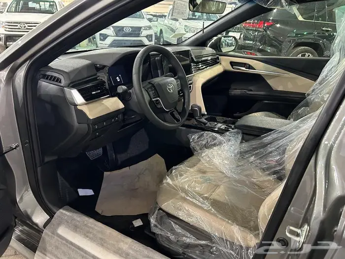 تويوتا كامري LE هايبرد 2025 بالنقد والتقسيط 14