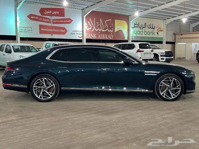 جنسس G90 2023 عداد 24 الف كم على الضمان 7