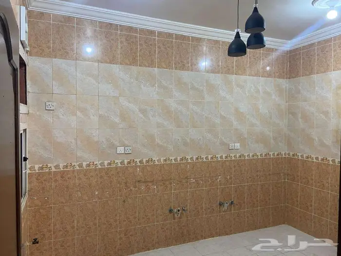 شقة للايجار 4 غرف حي الصفا شارع السبعين 32000 9