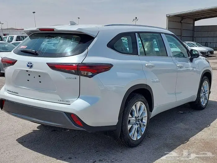 تويوتا هايلاندر فل كامل LTD موديل 2025 كاش واقساط (أسود) 2