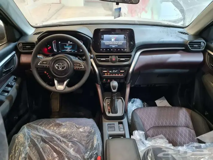 تويوتا اوربان ستاندر 2026 7