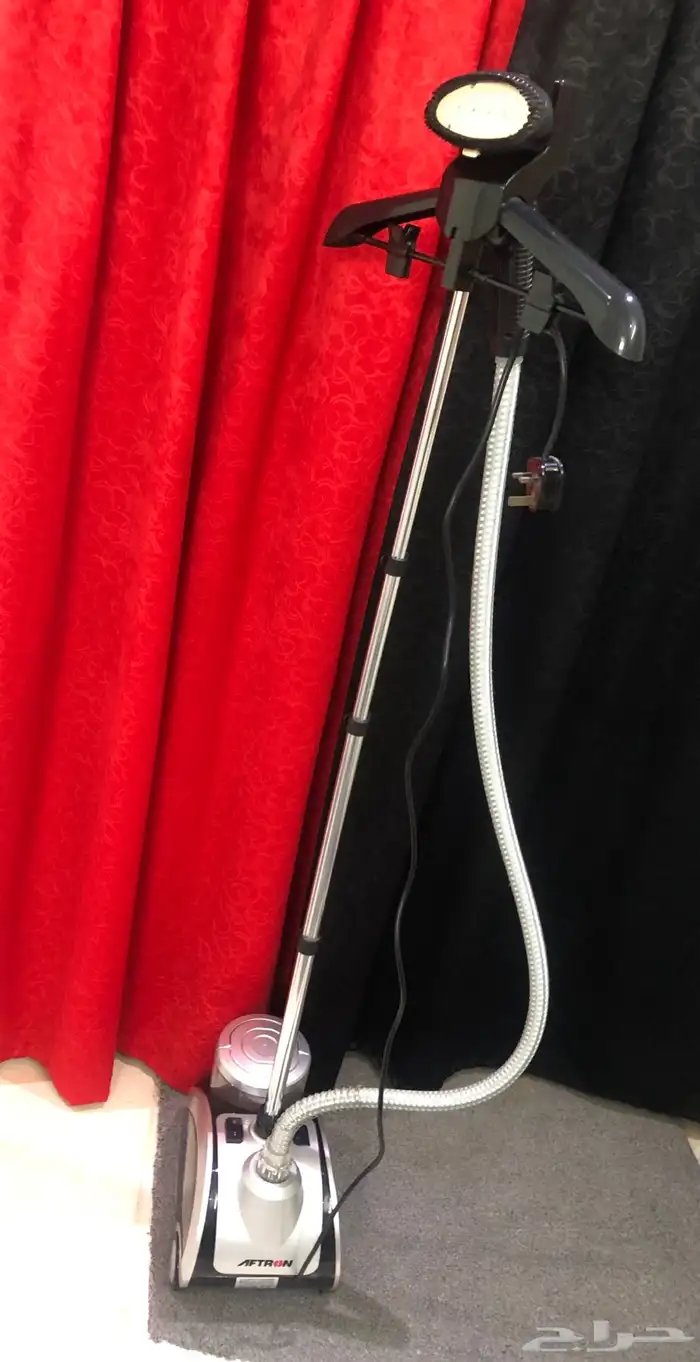 مكواة ملابس كهربائي بالبخار 1