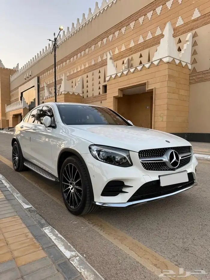 مرسيدس GLC300 موديل 2019 للبيع 0