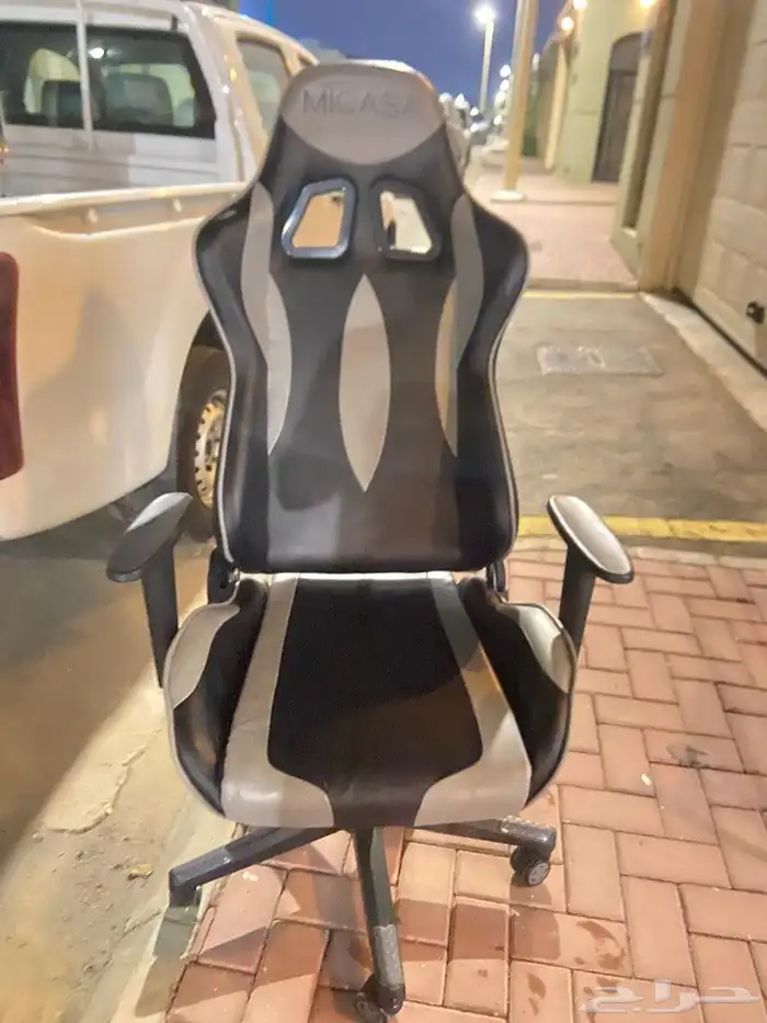 كرسي العاب ويصلح كرسي مكتب للبيع بسبب السفر 1