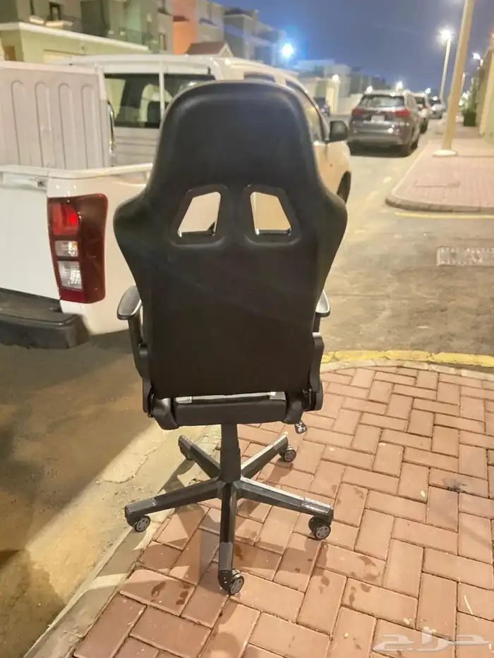 كرسي العاب ويصلح كرسي مكتب للبيع بسبب السفر 2