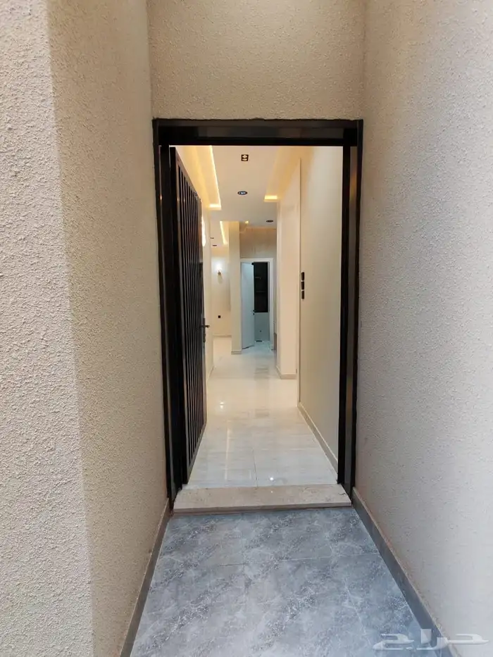 للبيع شقق تمليك ارضي بحوش خلف السعودي الألماني وسط الخدمات 7