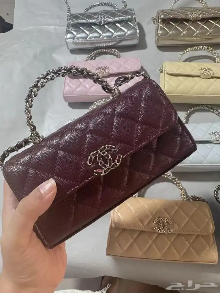 شوزات وشنط ماستر كوالتي متوفر لدينا كوتش وديور نيوبلانس 70