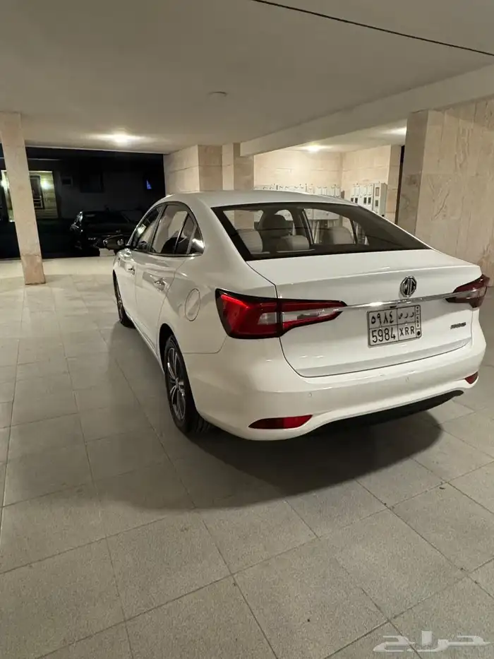 مجموعة من السيارات 3