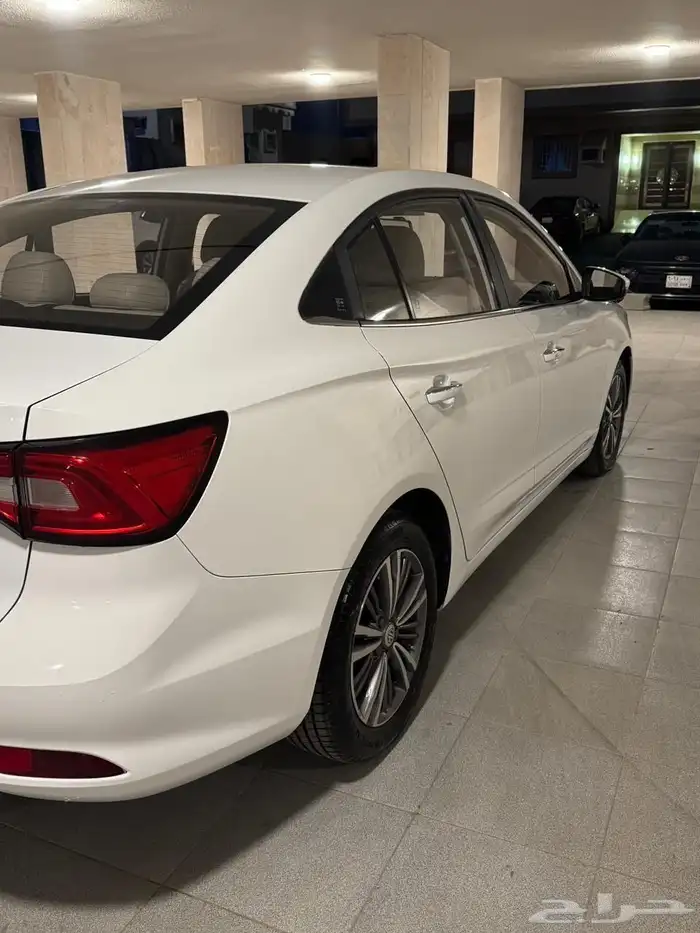 مجموعة من السيارات 2