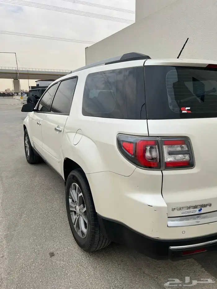 سيارة GMC 2