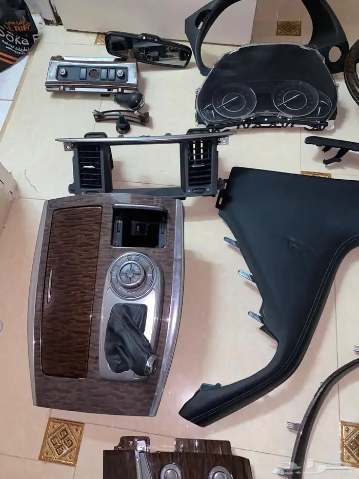 قطع نيسان بلاتينيوم 19