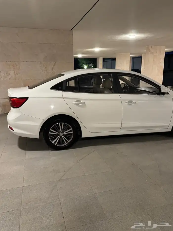 مجموعة من السيارات 4