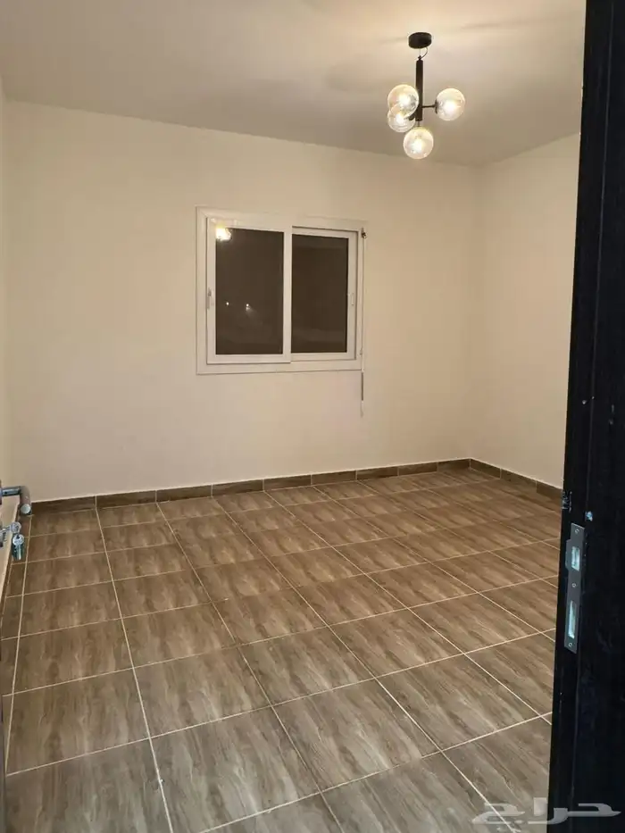 فيلا للاجار في حي خزام 9