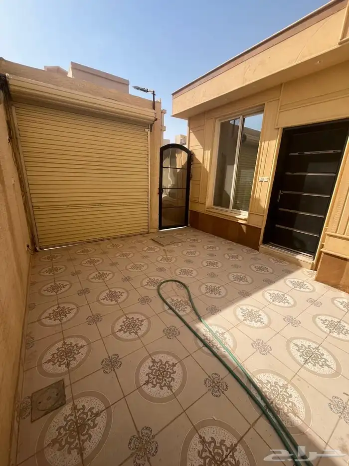 فله للبيع حي ديراب 3