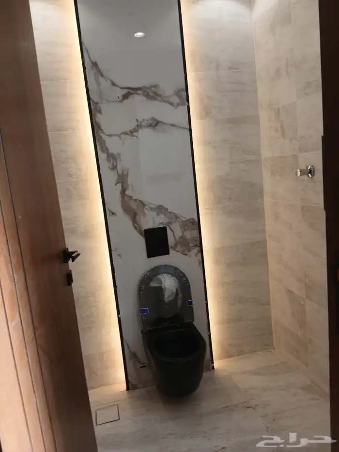 للبيع فيلا نص ارض حي الفلاح 1