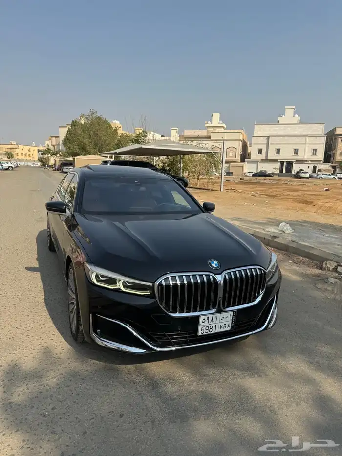 للبيع BMW الفئة السابعه 1