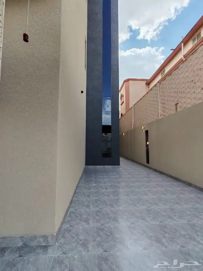 للبيع شقق تمليك ارضي بحوش خلف السعودي الألماني وسط الخدمات 8