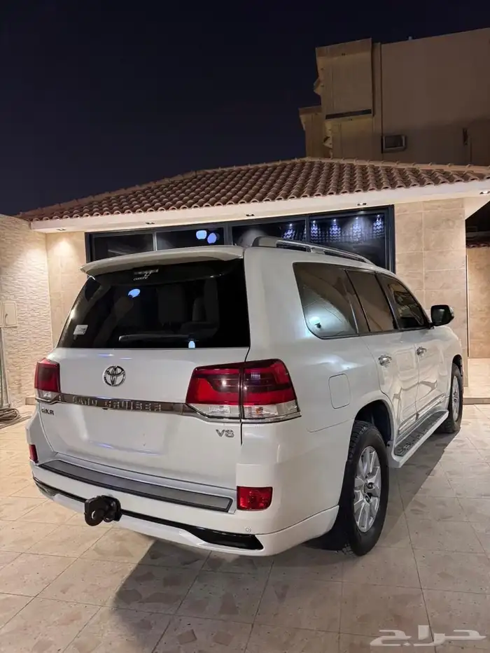 لاندكروزر GXR3 2018 1