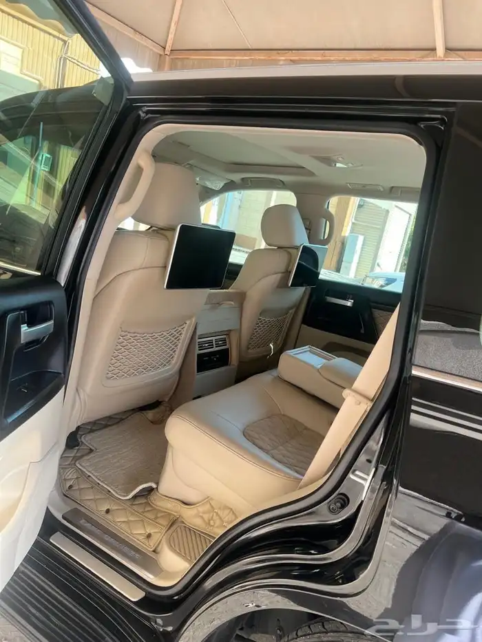 لاندكروزر قراند تورنق 21 بريمي 17