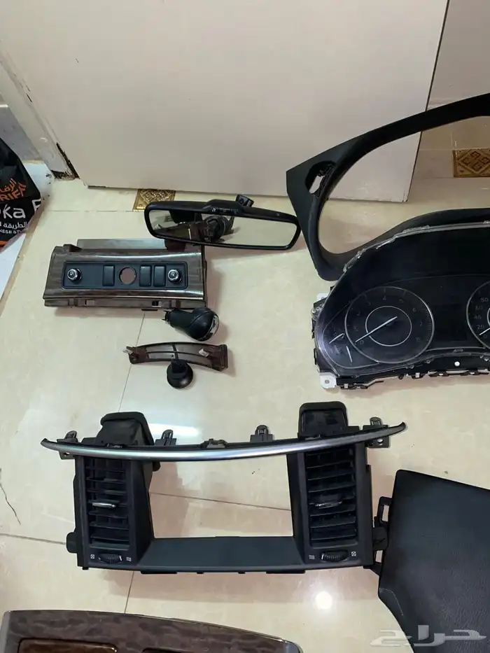 قطع نيسان بلاتينيوم 20