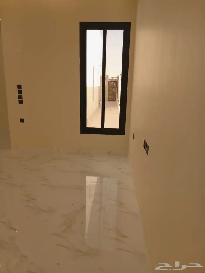 للبيع فيلا نص ارض حي الفلاح 12