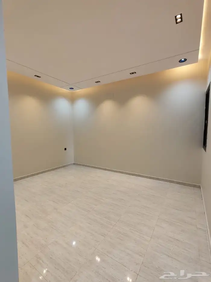 للبيع شقق تمليك ارضي بحوش خلف السعودي الألماني وسط الخدمات 23