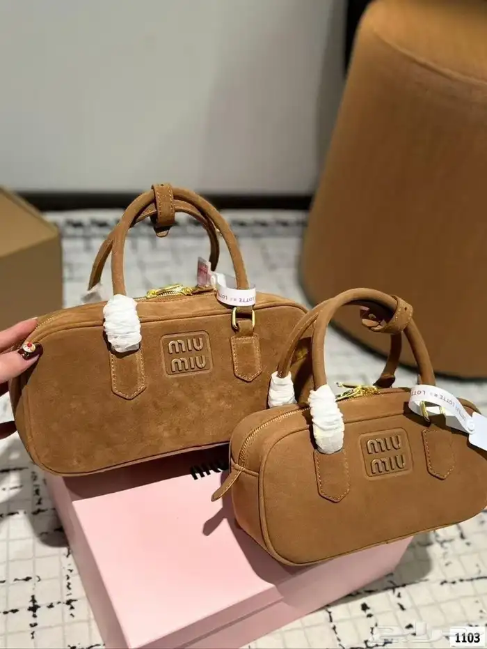 شوزات وشنط ماستر كوالتي متوفر لدينا كوتش وديور نيوبلانس 78