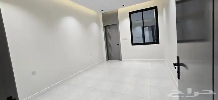 للبيع متبقي دور علوي VIP بلكونه جانبيه 6غرف 550ألف أبها حطين 22