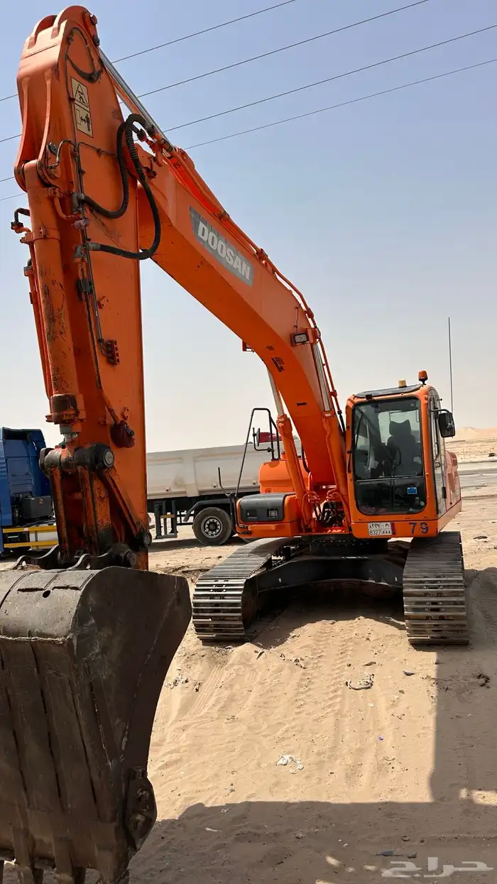 معدات بوكلين للايجار جاهز العمل في ارامكو متوفر رخصه 1