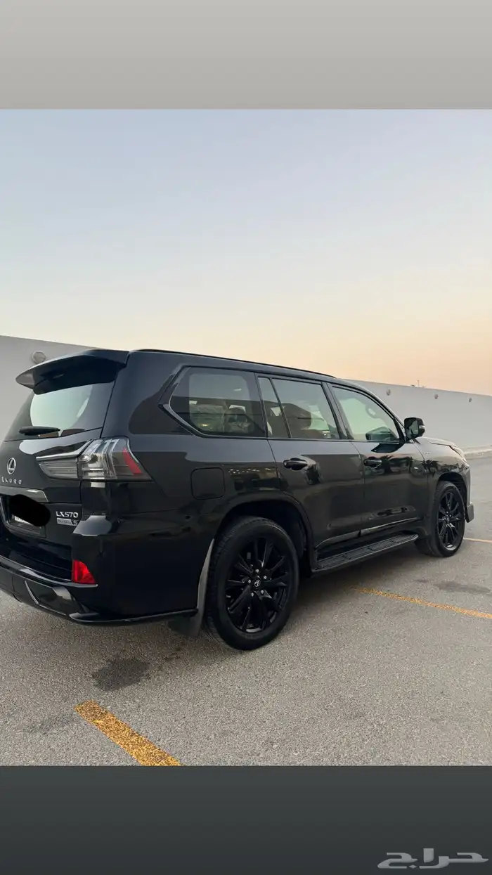 للبيع جيب لكزس بلاك اديشن 2020 سعودي 2