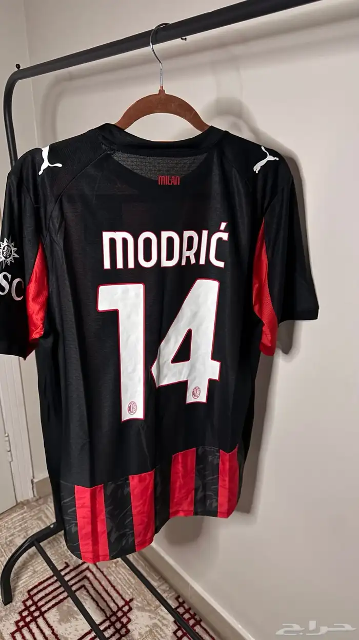 متجر تيشرتات كرة قدم 28