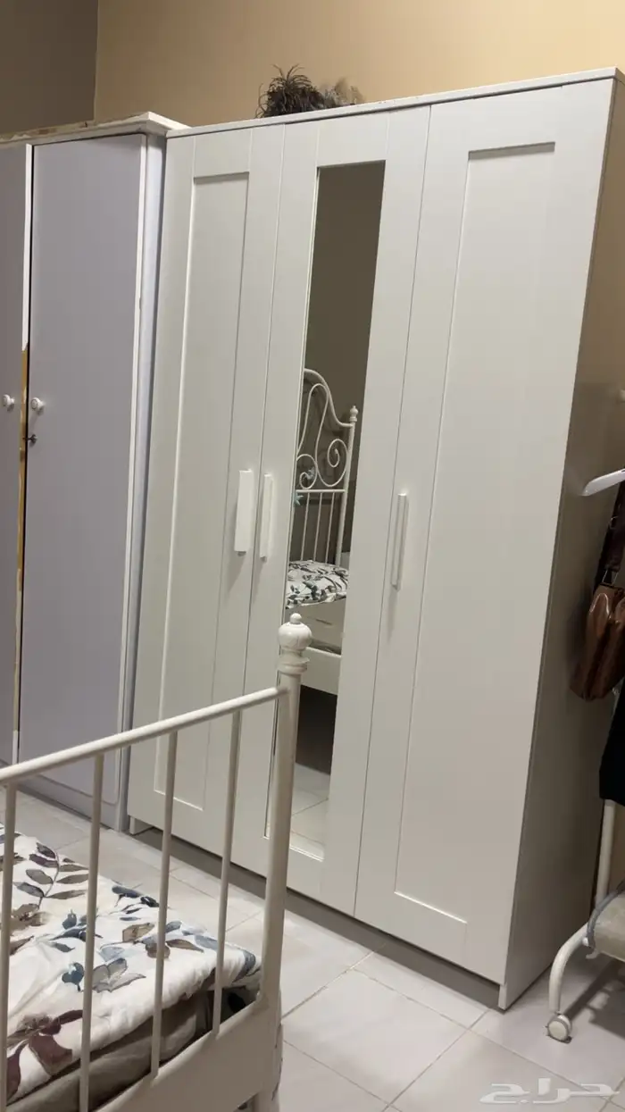 غرفة ايكيا مدة الاستخدام سنه انها فوضع ممتاز 3