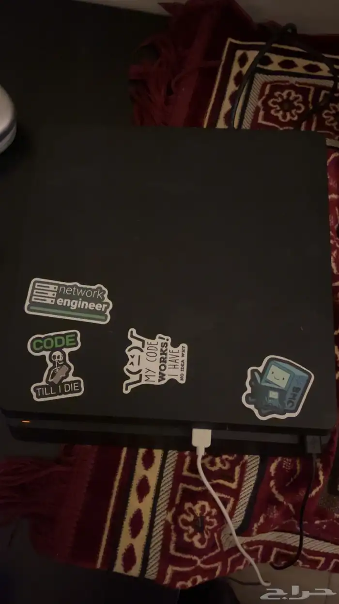 سوني 4 مستخدم للبيع مع يده 1