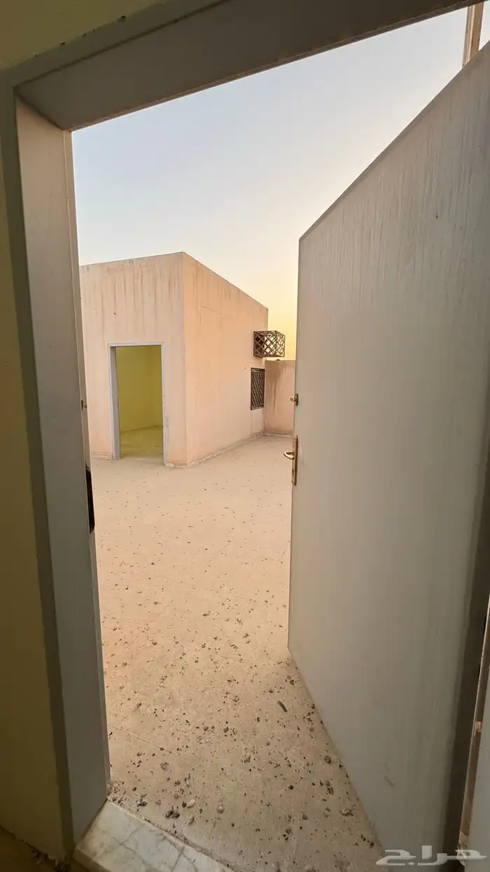 شقة مع ملحق علوي - الرياض حي المنصورة 15