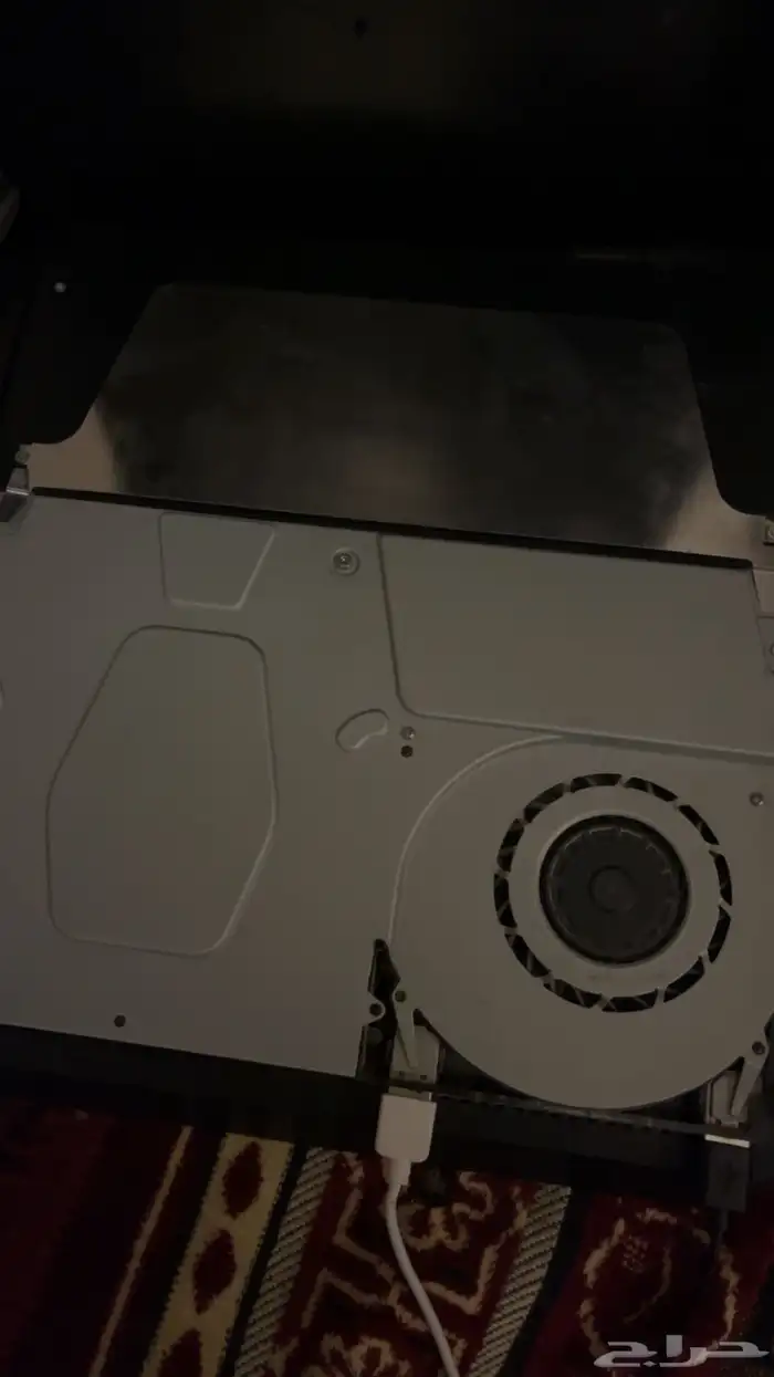 سوني 4 مستخدم للبيع مع يده 0